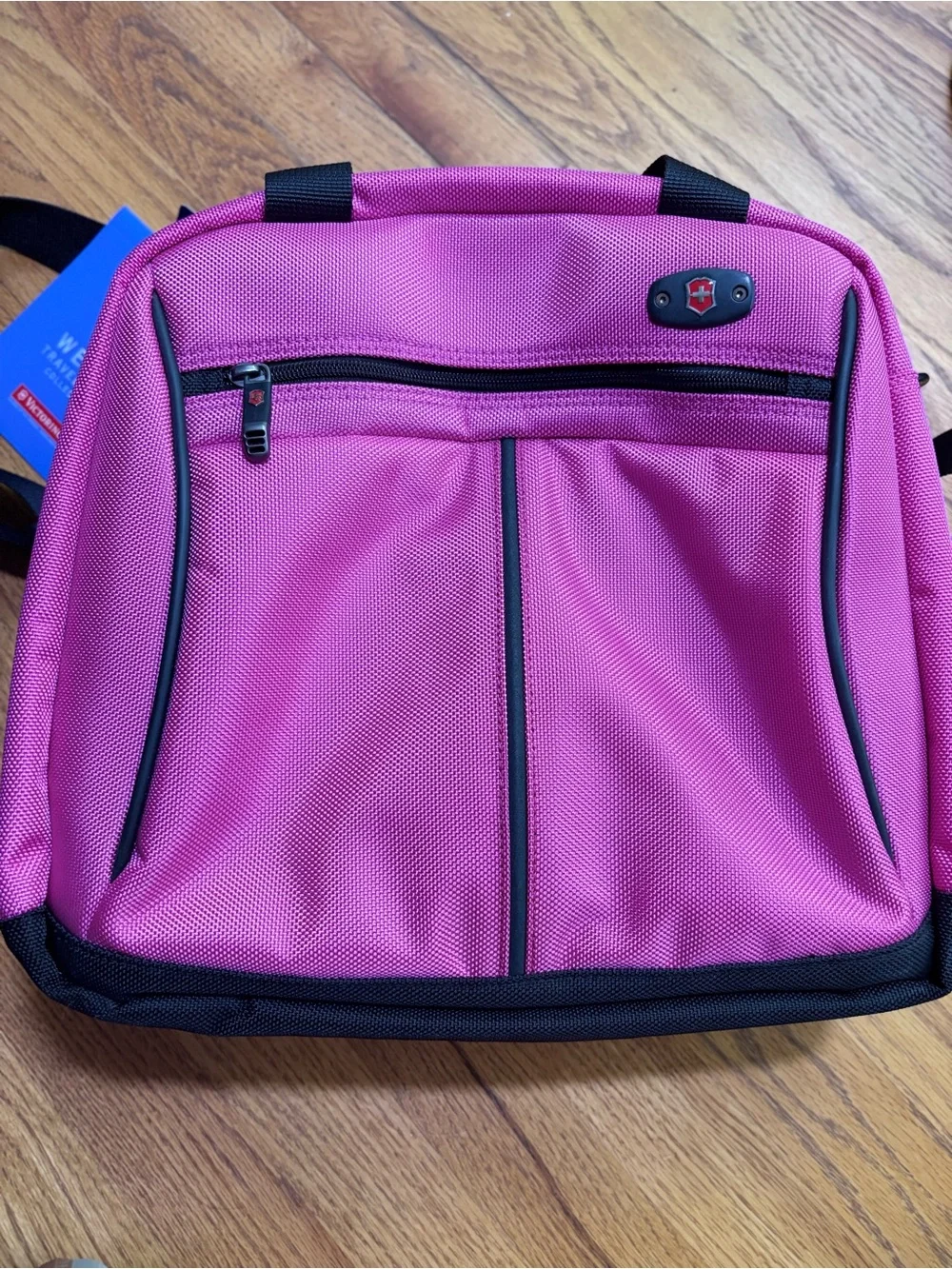 Victorinox Swiss Army Pink Beauty Case NWT Travel Toiletry Bags